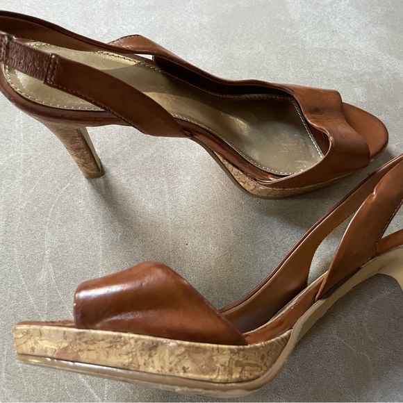 Fioni Sling Back Shoes, Size 8.5, Tan Leather Cork 3.5” Heel, Worn Once! - Picture 3 of 5